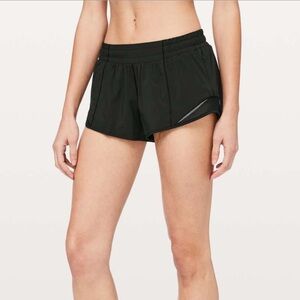 Lululemon Athletica Black 2.5” hotty hot